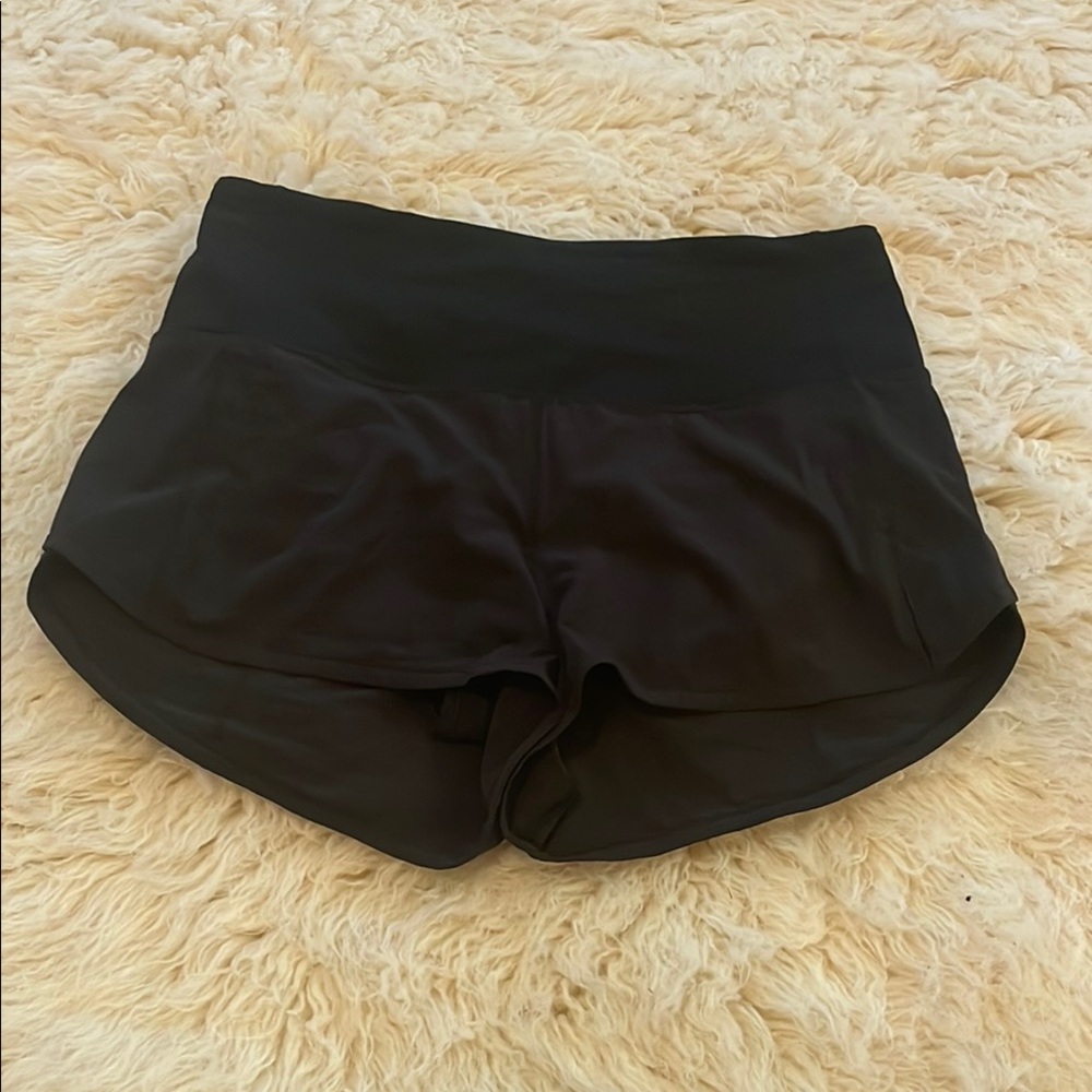 Lululemon high waisted speed shorts, size 6, 2.5”’inseam